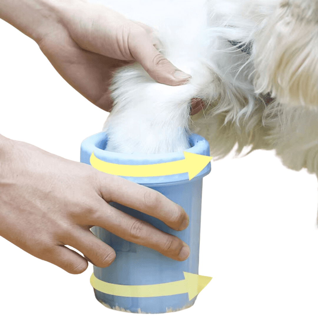 Einfache Anwendung der Pfotenreinigung für Hunde mit Pfoten Zauber