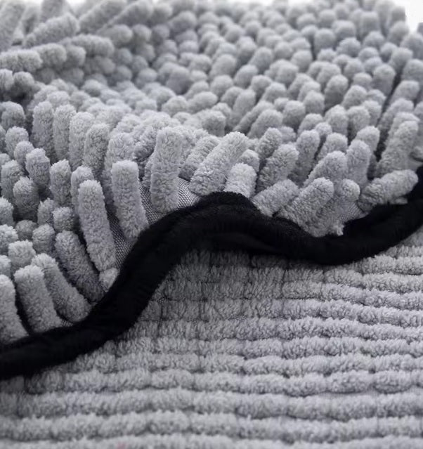 Super Saugstarkes Hundehandtuch für die tägliche Pflege von Hunden, schnell trocknend und einfach in der Handhabung.