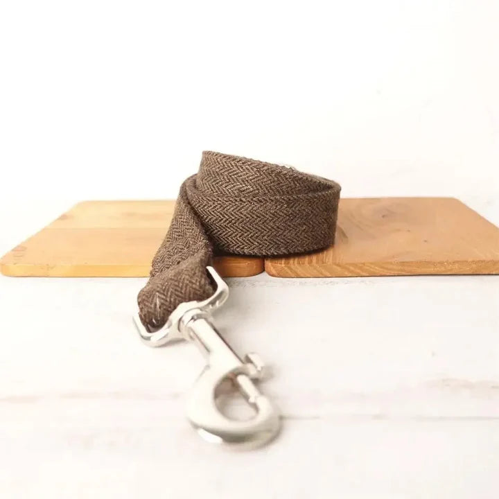 Einzigartiges Hundehalsband personalisiert im Set mit passender Leine für deinen Hund.