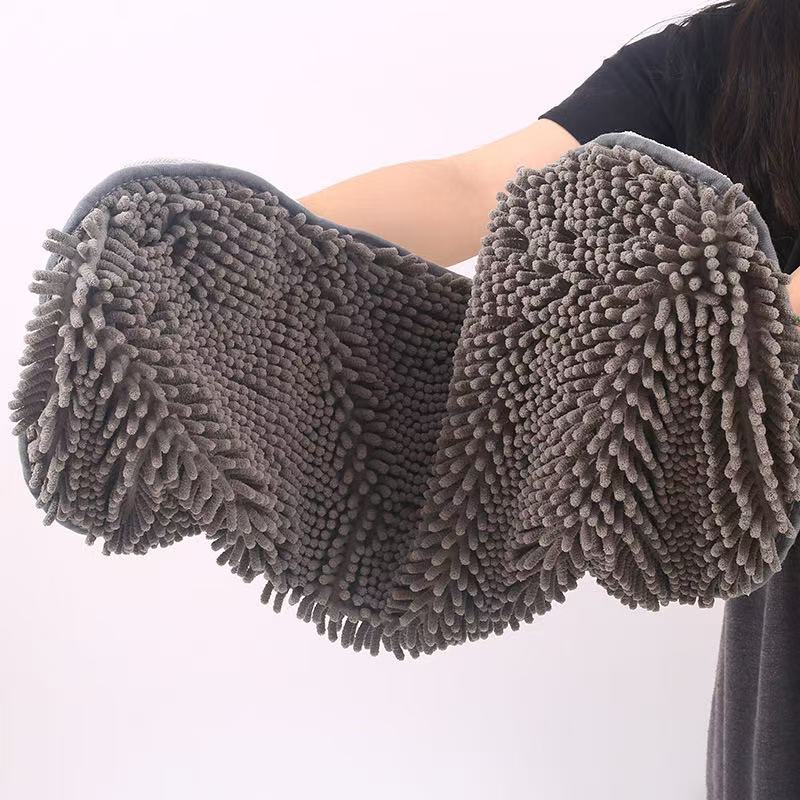 Das Saugstarkes Hundehandtuch bietet hervorragende Wasserabsorption für glückliche und trockene Hunde.