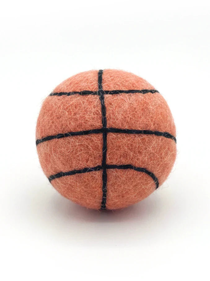 Basketball BUDDY. Hundespielzeug aus Schafwolle - natürlich schwimmfähig und schadstofffrei
