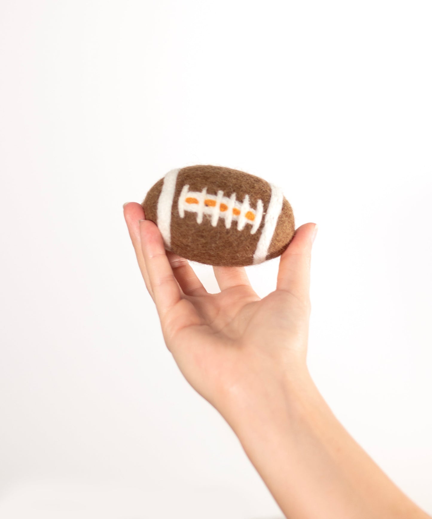 BUDDY Football – Hundespielzeug aus Schafwolle