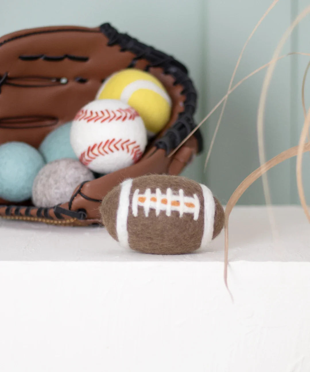 BUDDY Football – Hundespielzeug aus Schafwolle